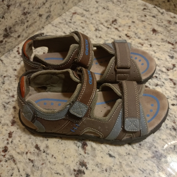 Kids Geox Sandals ( Size 34 EUR/2.5 US) - Picture 5 of 5